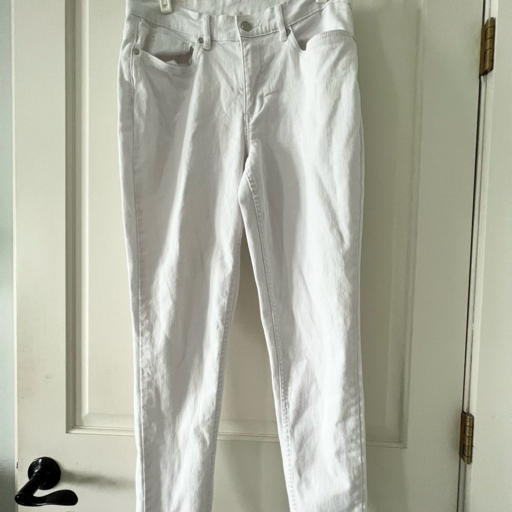 Venus white skinny jeans size US 10S like new